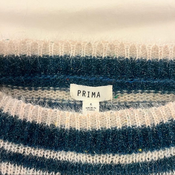 Cropped Sparkly Sweater - Picture 3 of 3